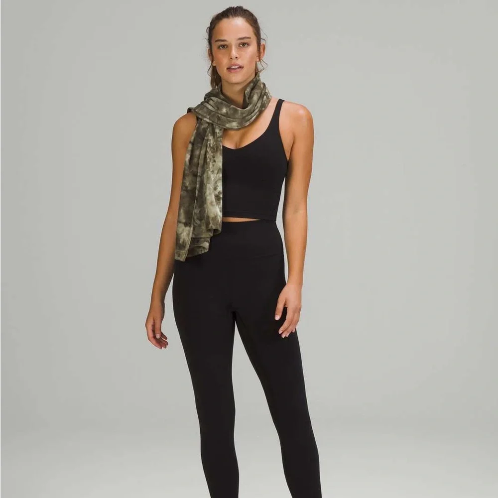 NWT Lululemon Customizable Snap Scarf